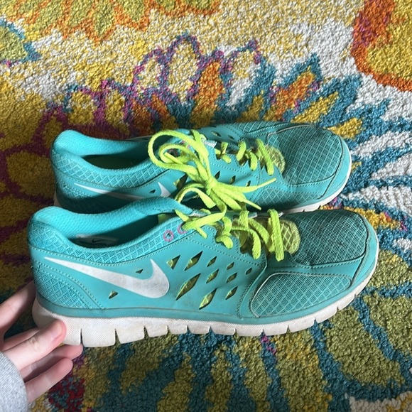 NIKE FLEX FITSOLE WOMENS SIZE 11 RUNNING SHOES - Picture 2 of 9